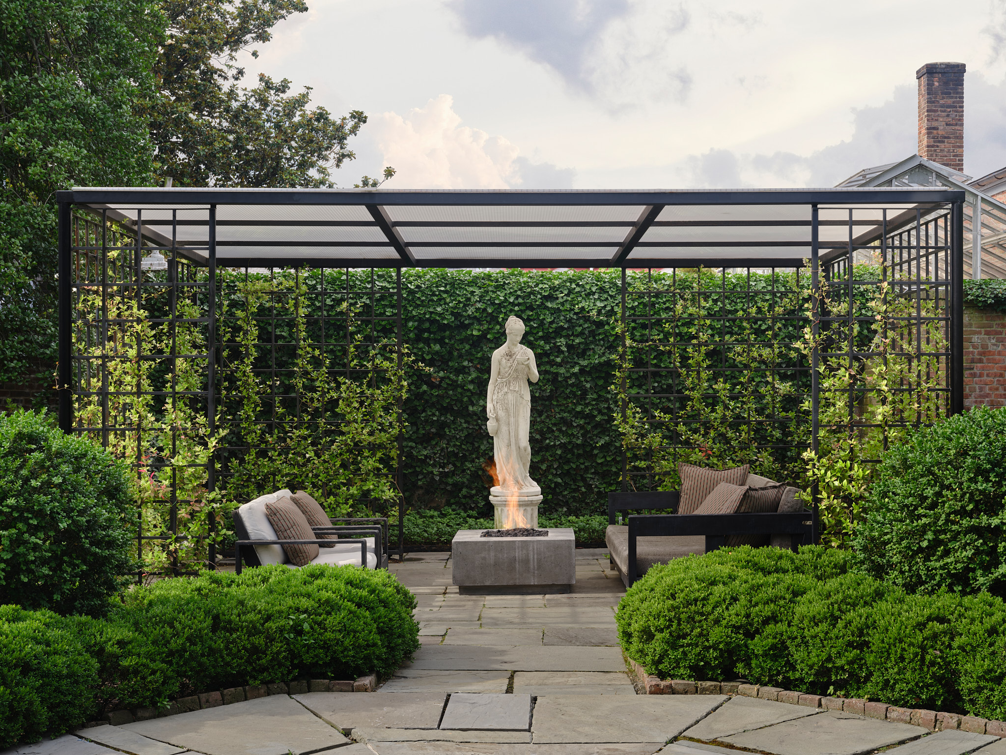 Private estate grounds and gardens at Imari Georgetown, D.C.